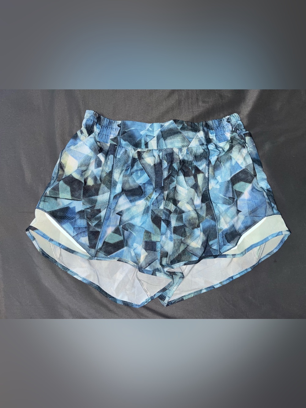 Lululemon blue geometric print hotty hots